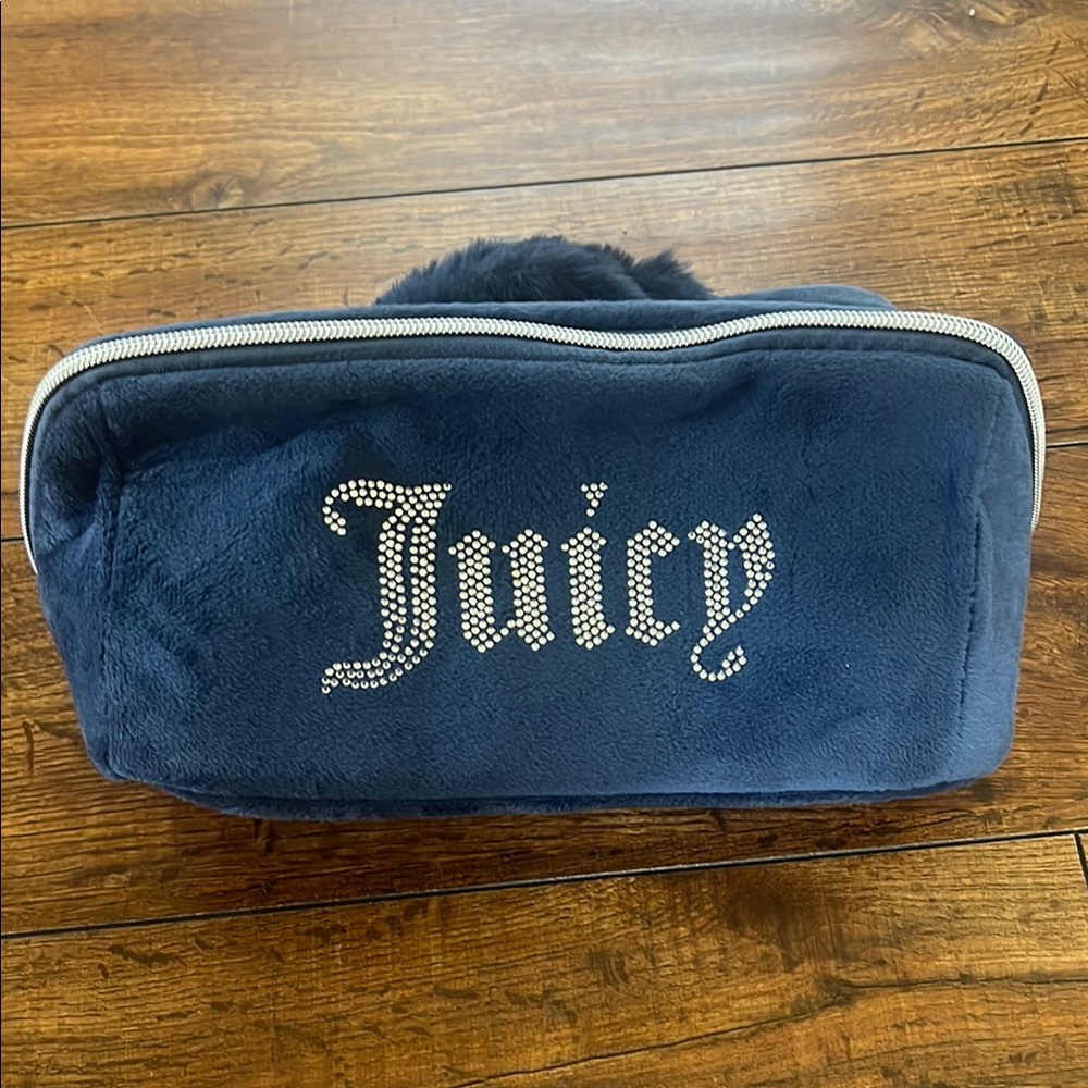 New Juicy Couture Make Up Bag
